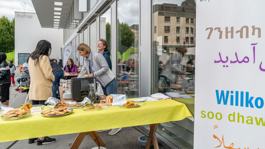 Gemeinschaft stärkt die Menschen: Am «Café lokal-global» in Adligenswil im September.
